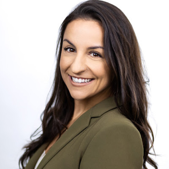 Meet your Posher, Caroline - Picture 1 of 1